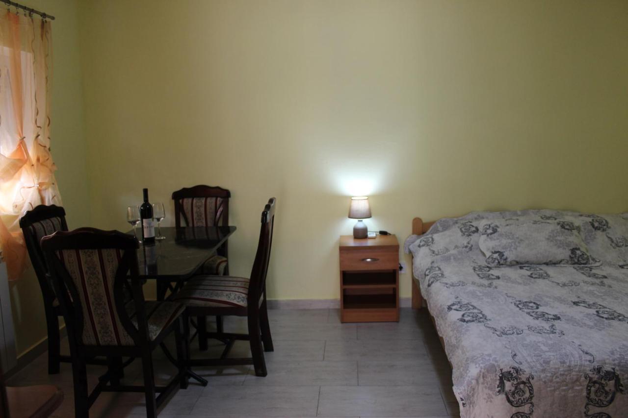 Apartmani Franovic Тиват Екстериор снимка