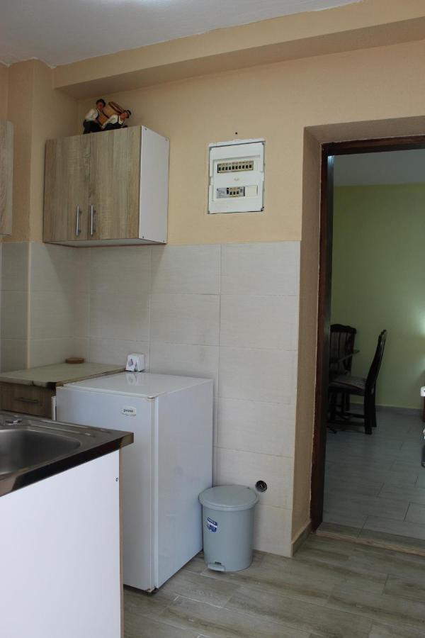 Apartmani Franovic Тиват Екстериор снимка