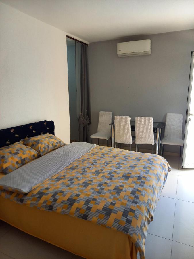 Apartmani Franovic Тиват Екстериор снимка